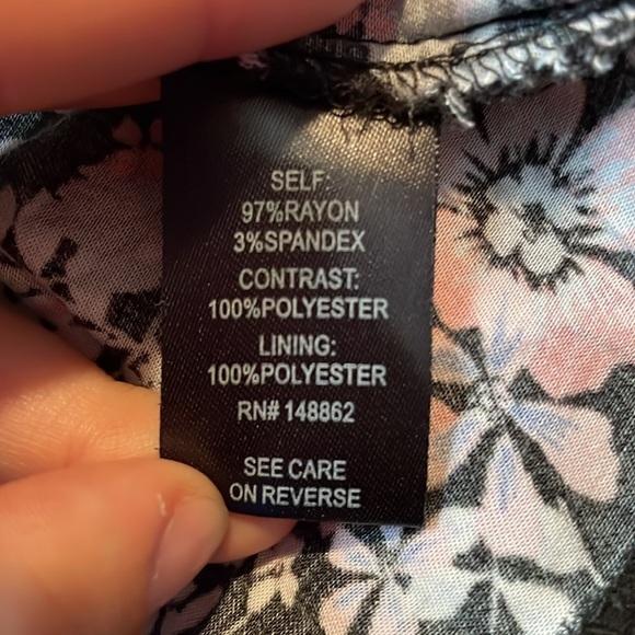 Torrid Floral Challis Bell Sleeve Dress Size 28 - Picture 7 of 8